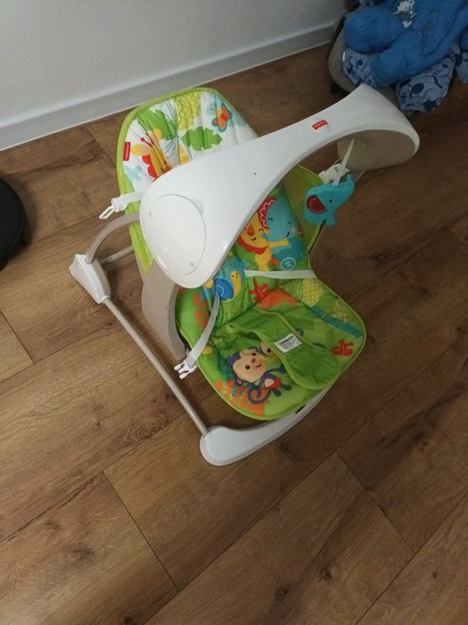 Шезлонг  люлеещ  със мелодии