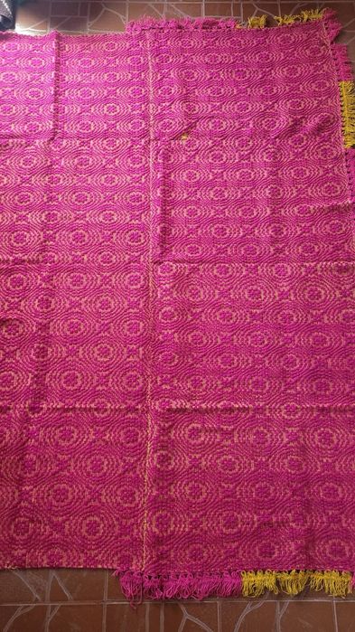 Paturi, cuverturi, țol din lână țesute manual, tradiționale