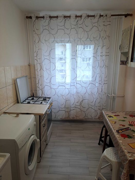 Proprietar ofer spre inchiriere apartament 2 camere confort 1 decomandat