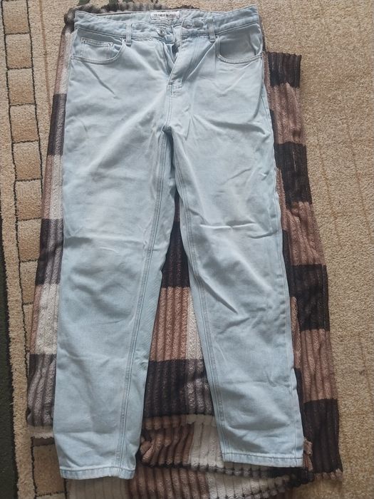 Продам ветровку PRADA,джинсы