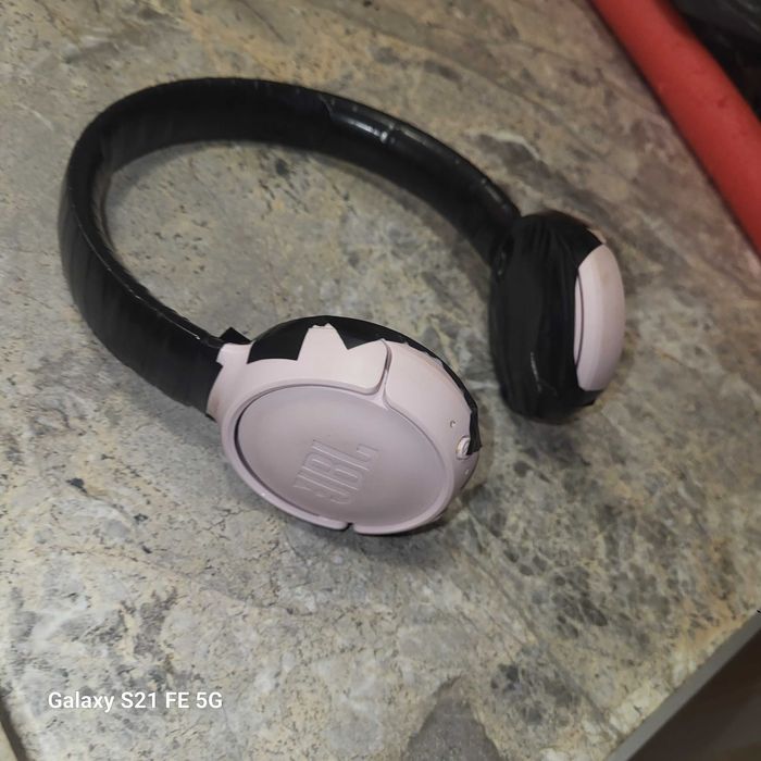 Много работи чисто нови Клетката е с размери 70 см на 35 см цена 50 лв