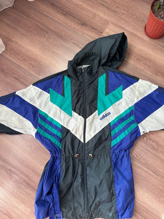 Винтидж 90-те Adidas много леко яке/ дъждобран с качулка размер M/L