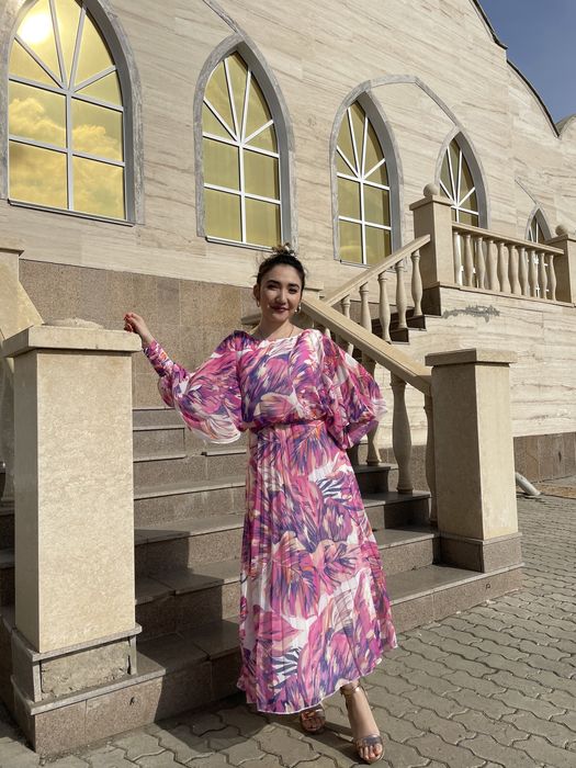 Продам платья новые