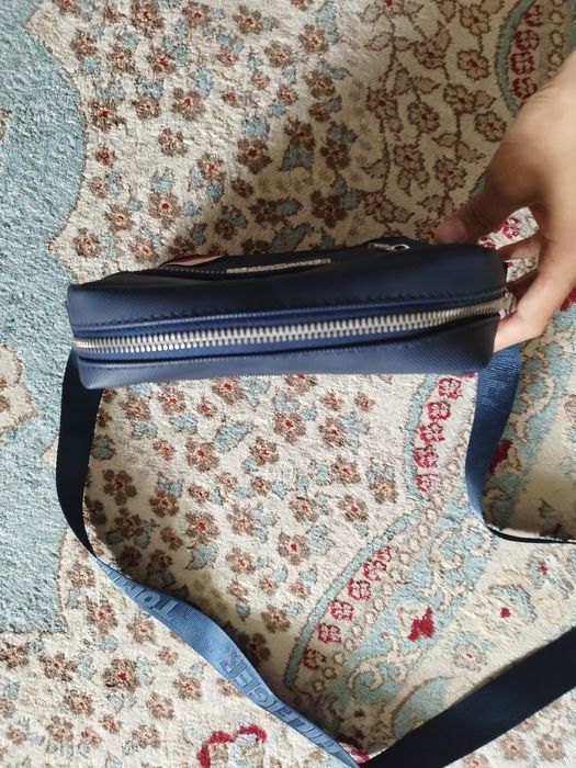 Продам барсетку новый почти не одевался