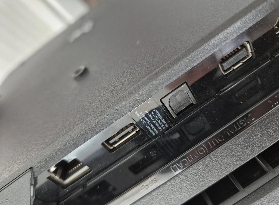 PlayStation 4 Pro 1TB в  отлично състояние, без забележки и профилактиран
