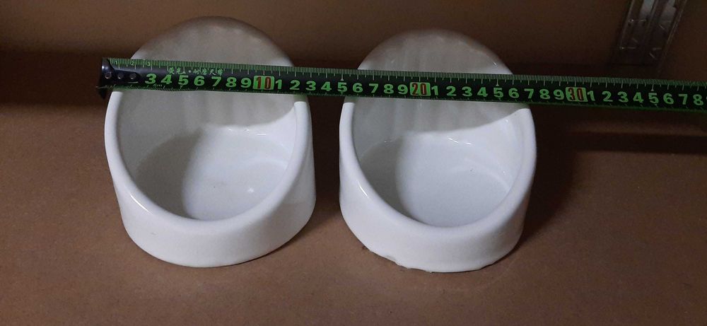 Порцеланови поставки за баня