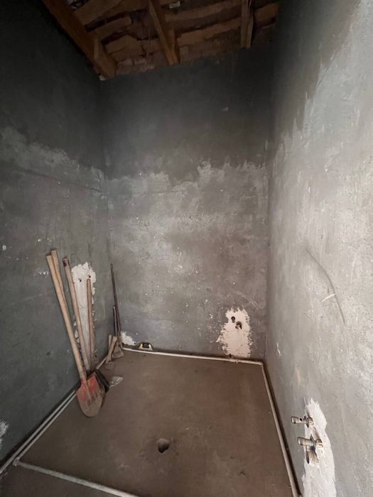 Nazarbek muz impex 4 sotokli 2 ta uy sotiladi