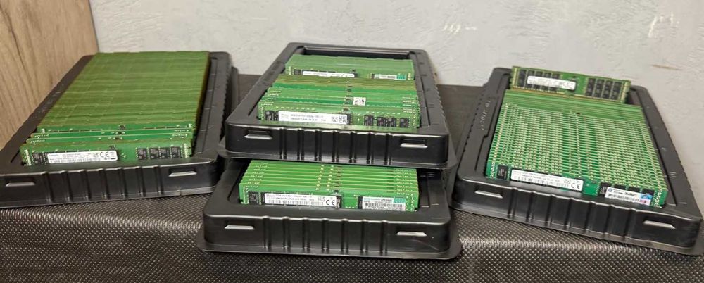 Memorie RAM DDR4 32GB 2133 2400 2666 3200MHz Micron Samsung SK Hynix Server PC