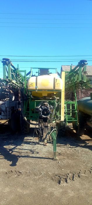 Продается опрыскиватель John deere
