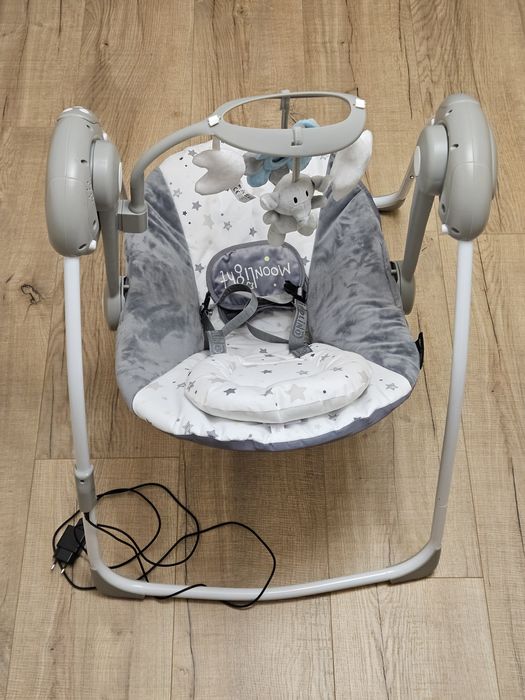 CHIPOLINO Електрическа бебешка люлка MOONLIGHT СВЕТЛО СИВА
