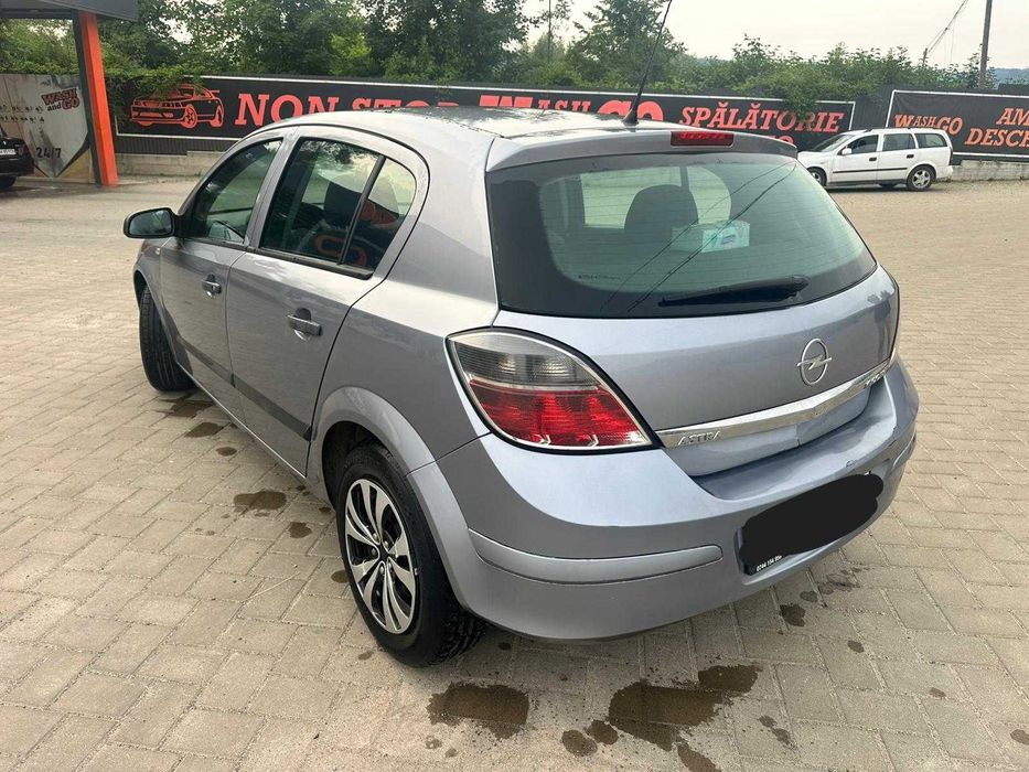 Opel Astra H Sedan 90 Cp km Benzina - Cutie automata Easytronic 2009