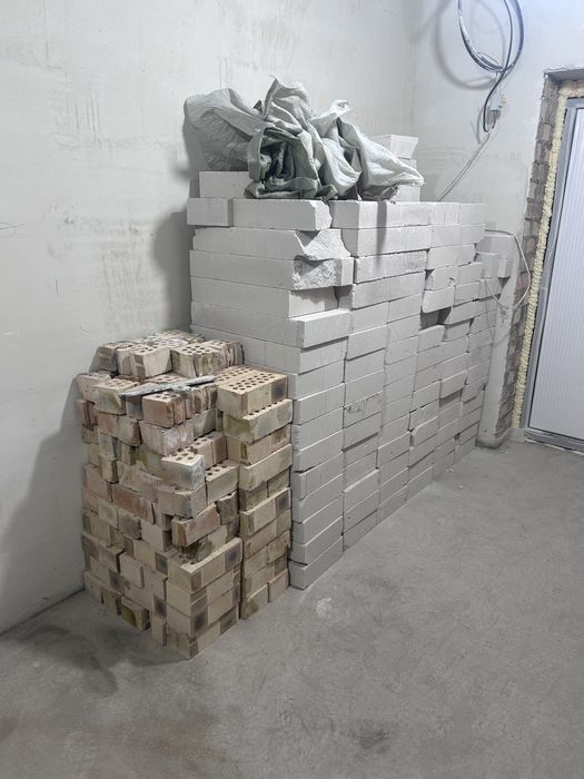 газоблоки , кирпичи