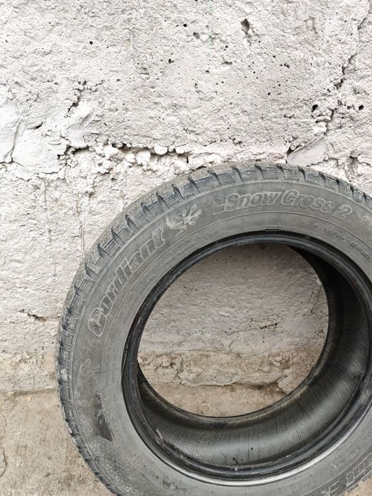 Продам шипованую резинну