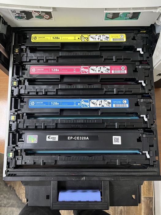 Продам принтер “Laser Jet Pro CM1415fn