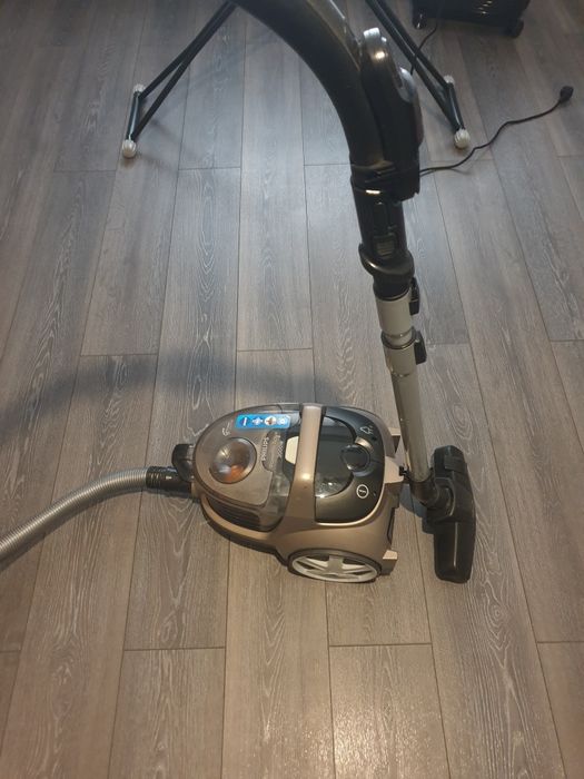 Продам пылесос Philips