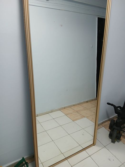 Два зеркала больших