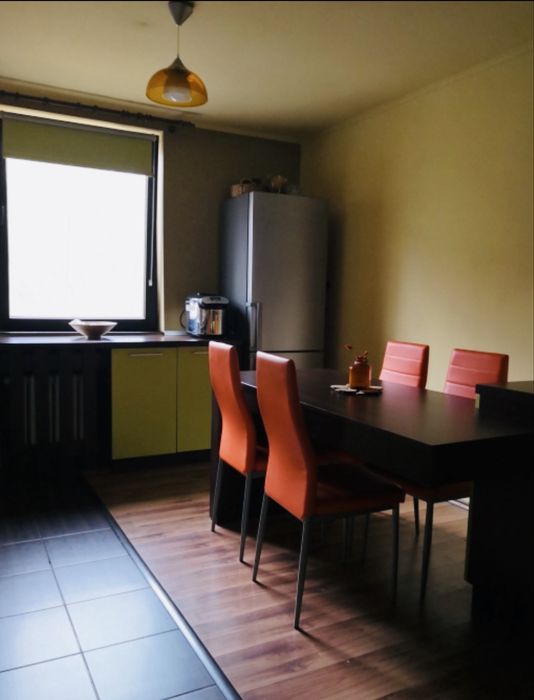 Închiriez apartamet cu 2 camere