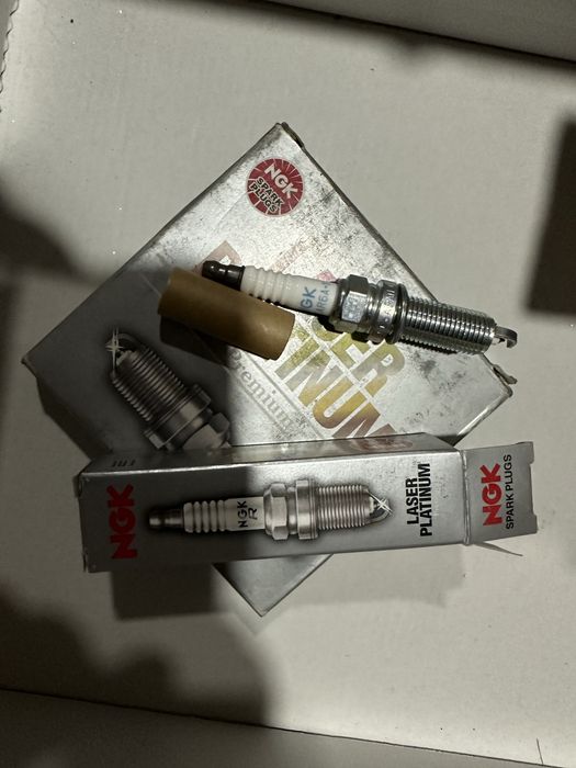 Продам свечи для машины. Новые.