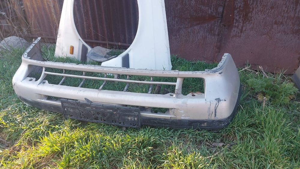 Двери  автомобиля мазда