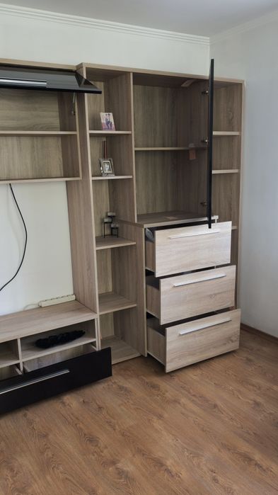 Mobilă living modernă – stare foarte bună