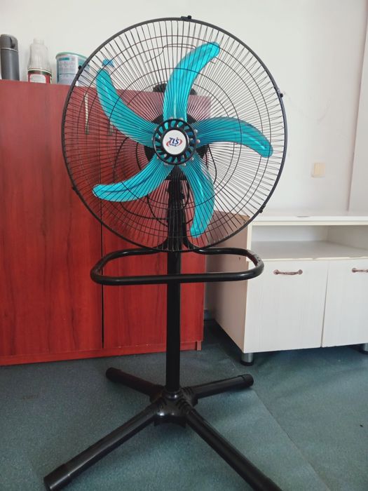 Вентилятор почти новый