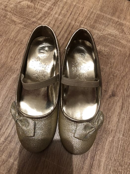 Туфли на девочку 5-6 лет