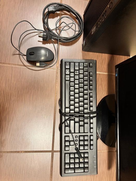 Monitor SAMSUNG,mouse,tastatură,unitate HP