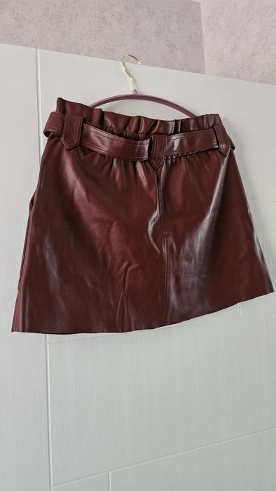 Дамска пола от еко кожа