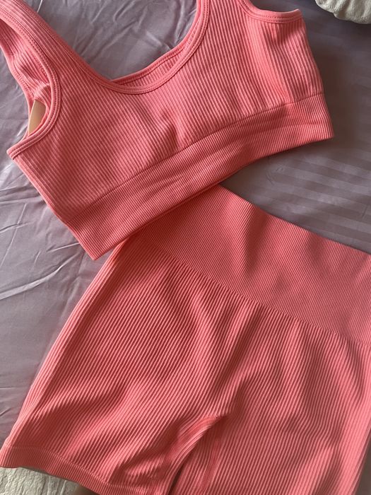 Дамски спортен екип