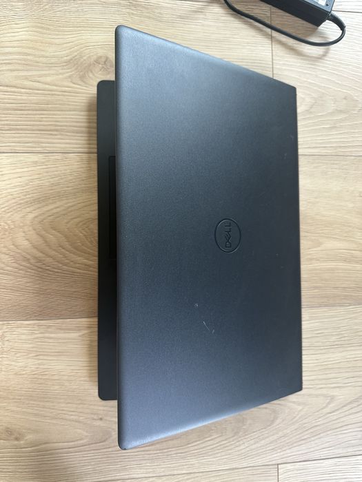 Dell Inspiron 15 | i7-1255U | 32GB RAM | 1TB SSD | Отлично състояние