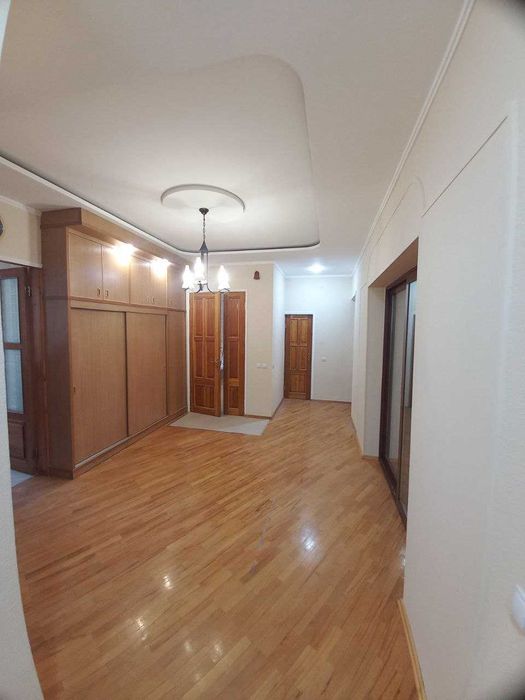 Продается квартира Ориентир - Ц-1, Black star burger 4\5\5