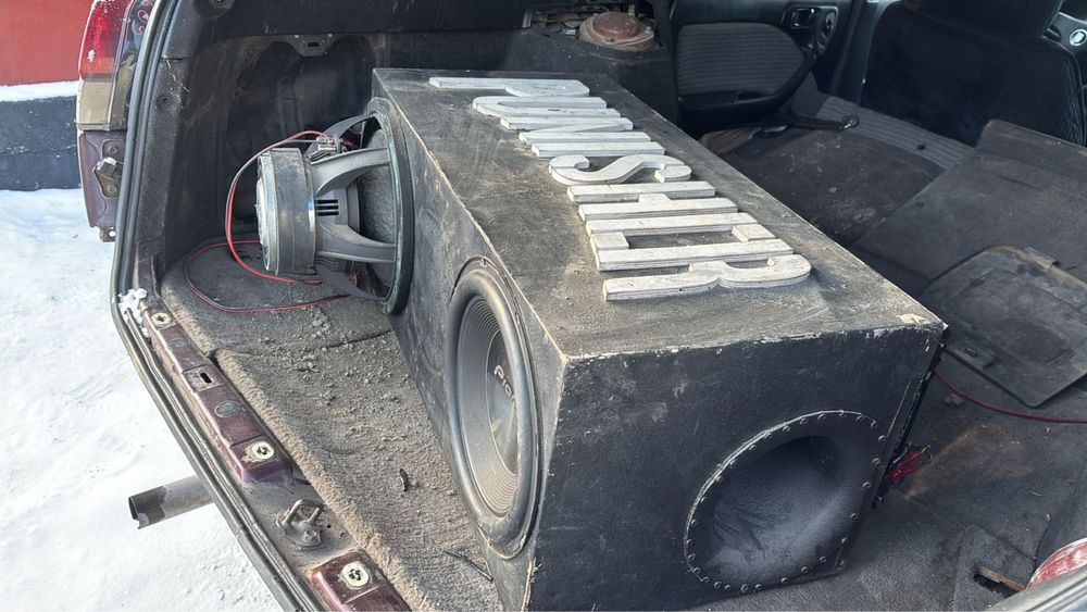 Продам саб с усилителем