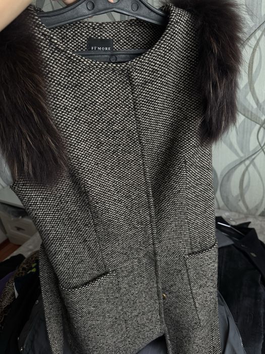 Продаю теплую жилетку