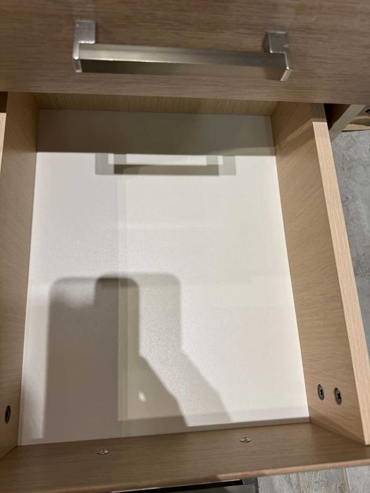 Noptiera bej de vanzare