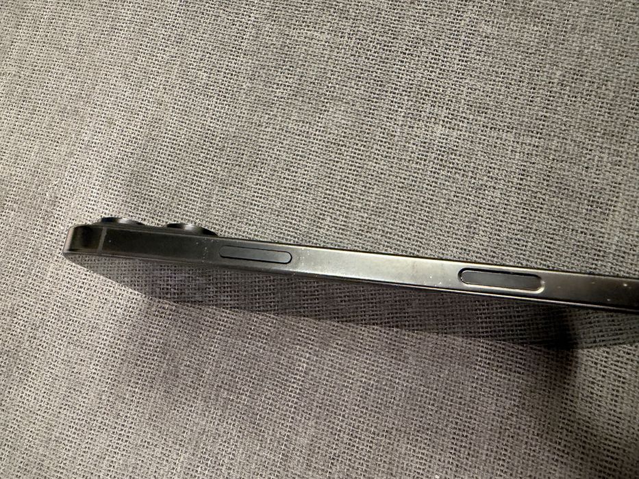 Vand Apple Iphone 16 Pro Max negru
