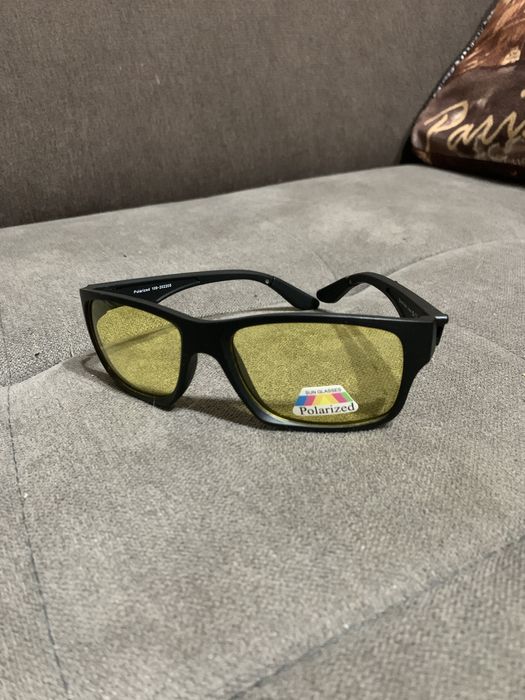 Очки солнцезащитные