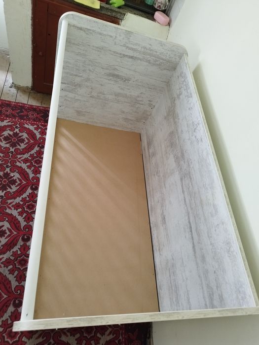 Детско креватче с люлеещ механизъм и шкаф