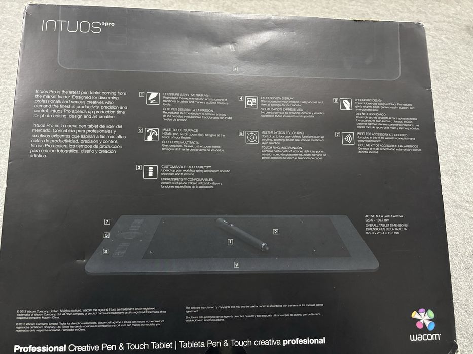 Графичен таблет Wacom Intuos Pro PTH-651-ENES