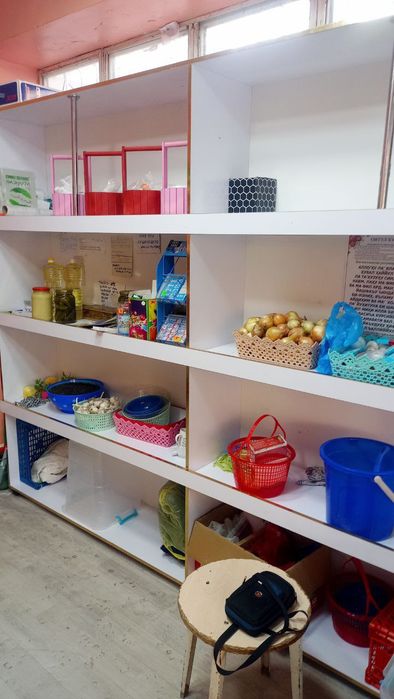 Магазин учун полкали мебель