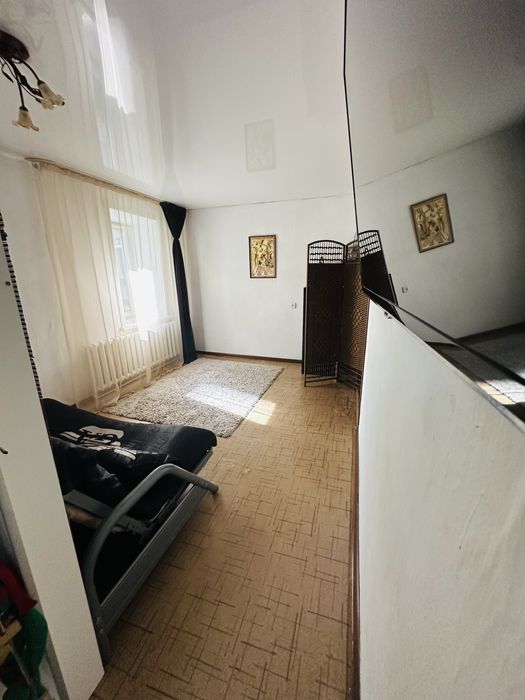 Продам  улучшенная квартира  1 комнатная Толстого 82
