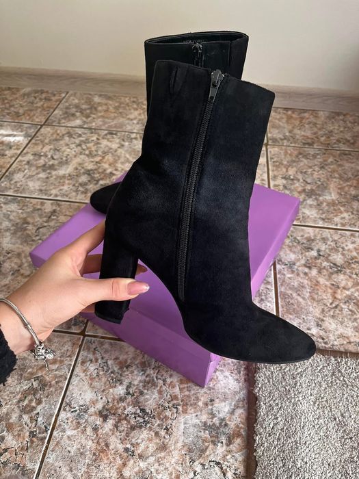 Боти на висок ток