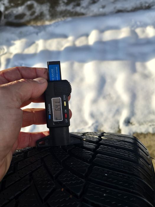 235 50 20 Bridgestone