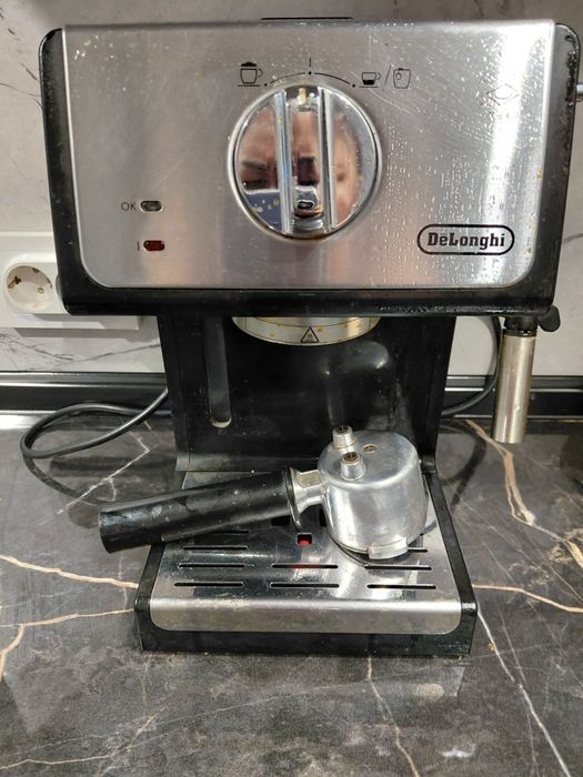 Продам кофе машину Delonghi