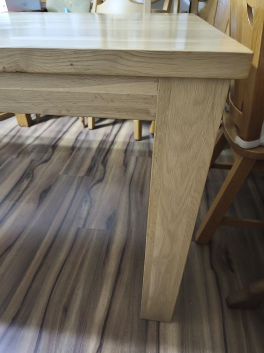 Masă din stejar masiv,impecabilă!