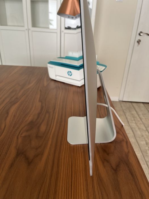 iMac 21.5” (Model A1418) – i5, 8GB RAM, 500GB HDD, Full HD, an 2014