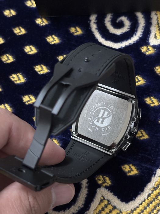 Часы HUBLOT  новые