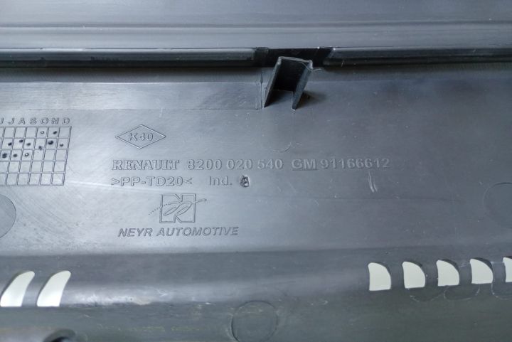 Grila  stergator parbriz 8200020540 Opel Vivaro A