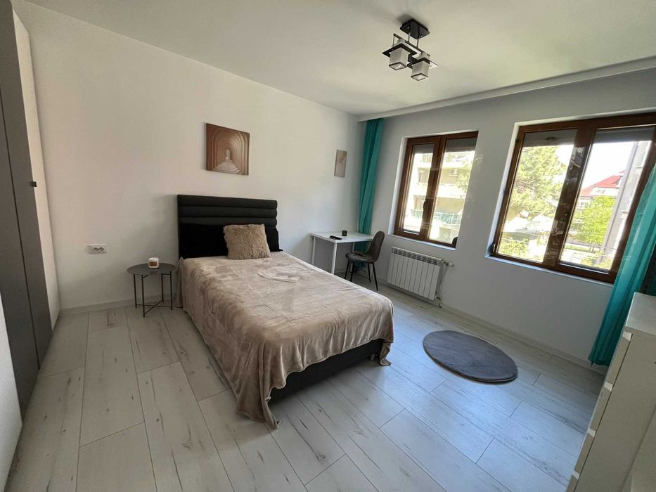 Тристаен апартамент в Манастирски ливади на ул.Иван Сусанин и гараж