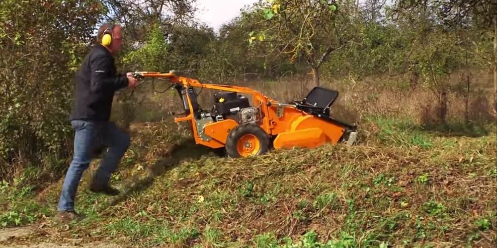Косене на трева и почистване на затревени терени и соларни паркове