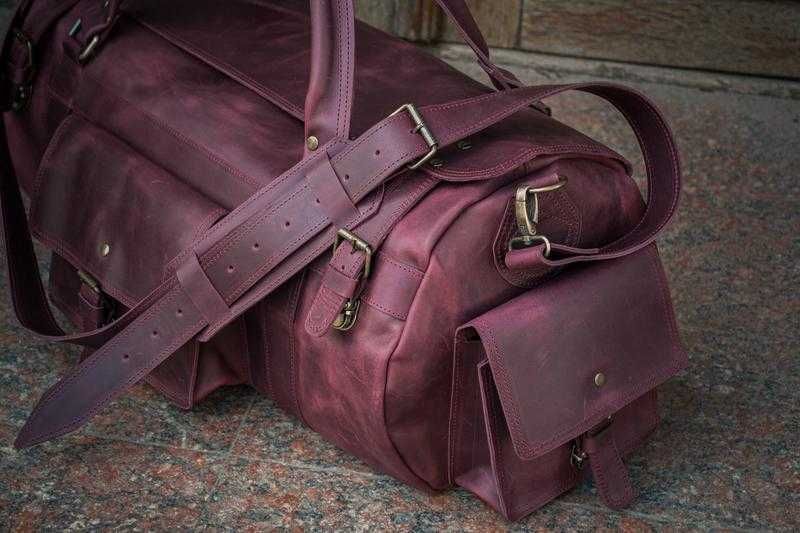 Geantă din piele naturală. Geantă de voiaj